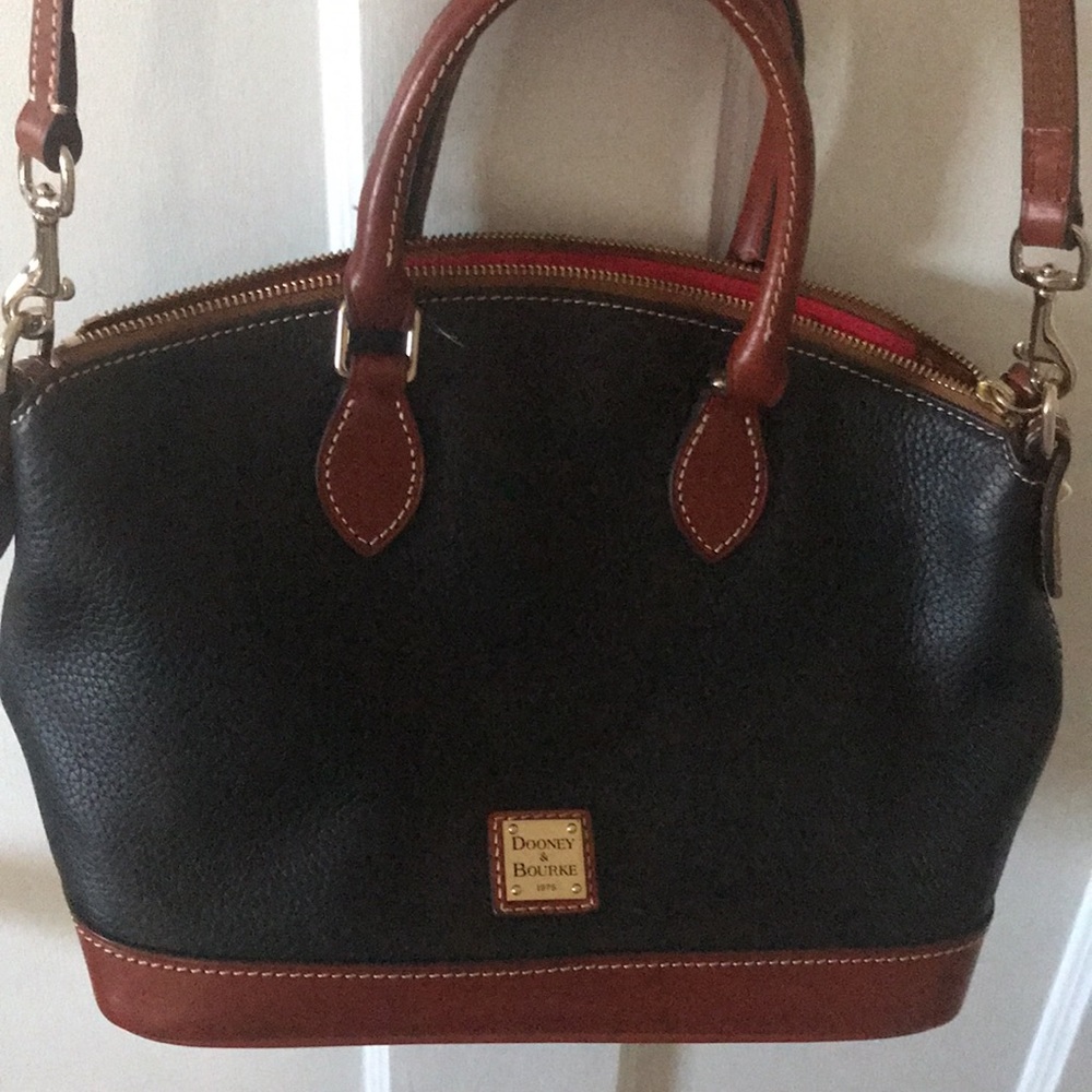 Dooney and Bourke Black handbag - Picture 2 of 6
